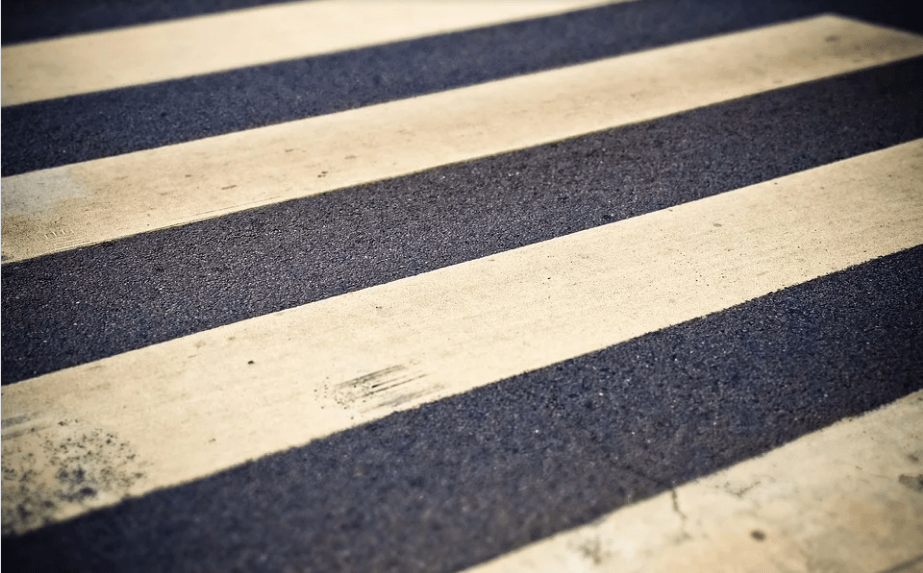 В центре Астрахани обновляют дороги