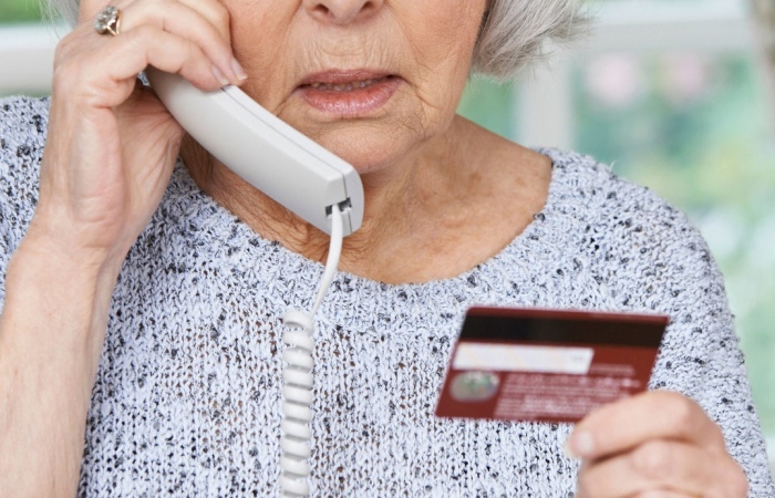 Две астраханки, пожелавшие заработать в Сети, в итоге потеряли более 2 млн рублей