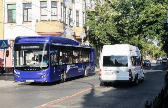 В Астраханской области запрет на работу мигрантов в системе общественного транспорта продлен на следующий год