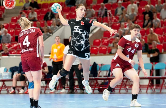«Астраханочка» сокрушила Ижевск и возглавила турнирную таблицу Суперлиги