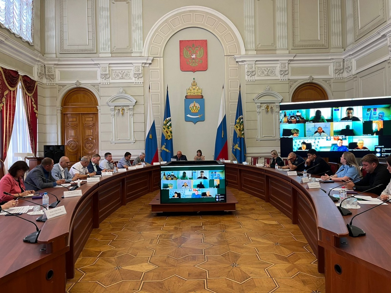 Население и предприятия Астрахани задолжали за коммуналку более 6 млрд