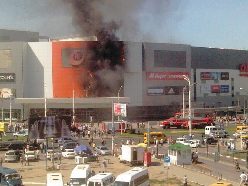 В зоне риска - все. Только ли торговые центры находятся на линии огня?