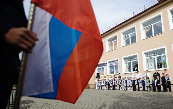 Равнение на флаг! Какие изменения в жизни астраханцев внесут сентябрьские нововведения