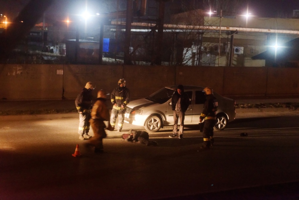 Соцсети: ночью в Астрахани сбили пешехода