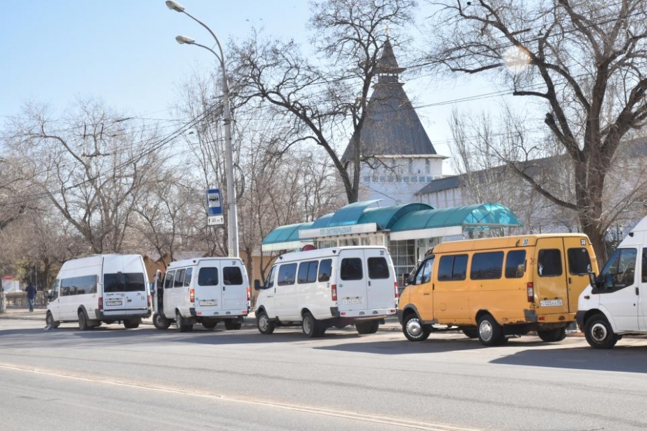 В Астрахани водитель маршрутки едва не высадил ребенка, потому что у него не было сдачи