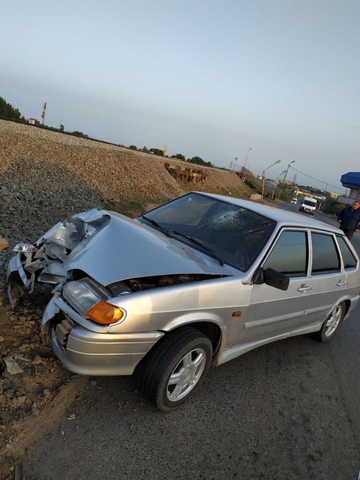 Спешил на парад? Серьезная авария на старом мосту в Астрахани