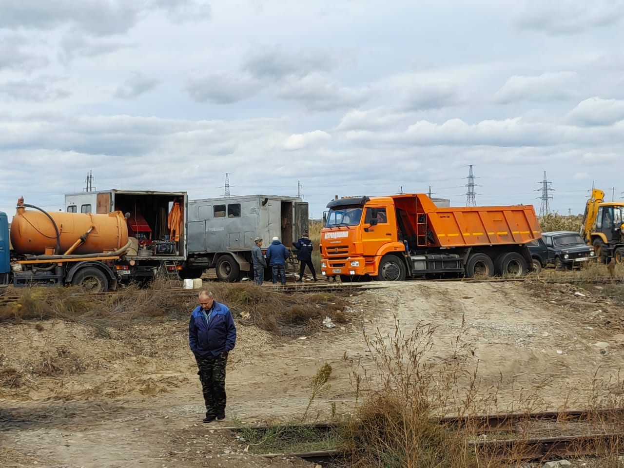 «Астрводоканал» более 10 дней не может устранить аварию в Ленинском районе 