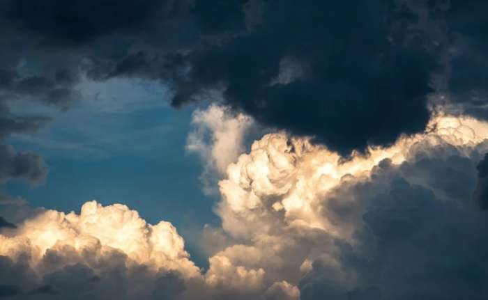Переменная облачность, возможна гроза: какую погоду обещают астраханцам завтра
