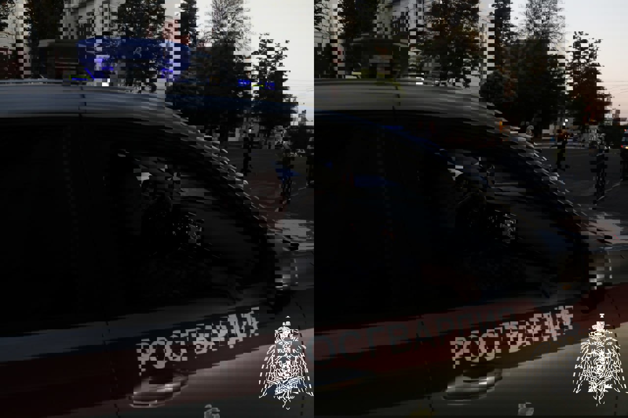 Астраханские росгвардейцы задержали мужчину, ранившего охранника ночного клуба