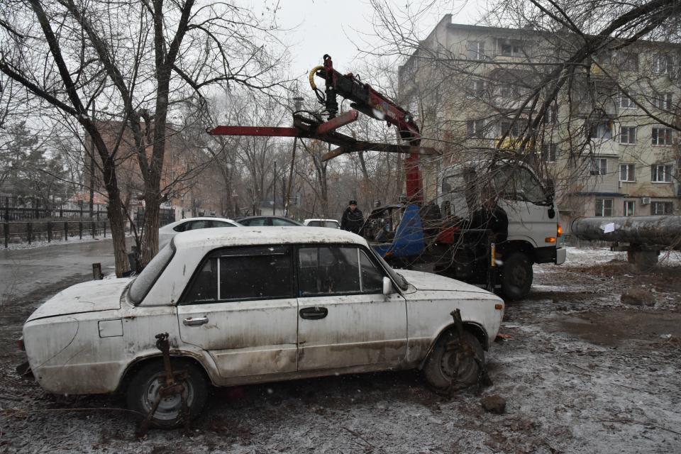 В Астрахани разыскивают 37 владельцев брошенных автомобилей