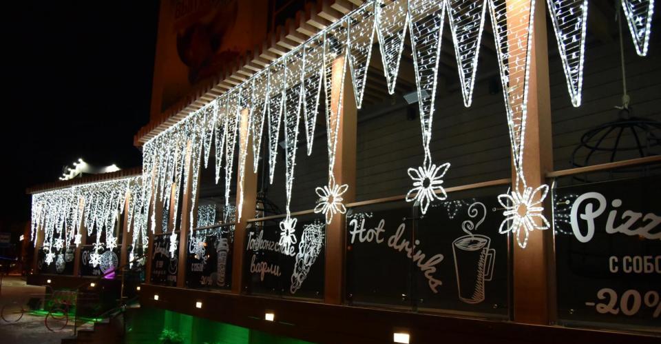 В Астрахани выбрали самые красивые новогодние здания