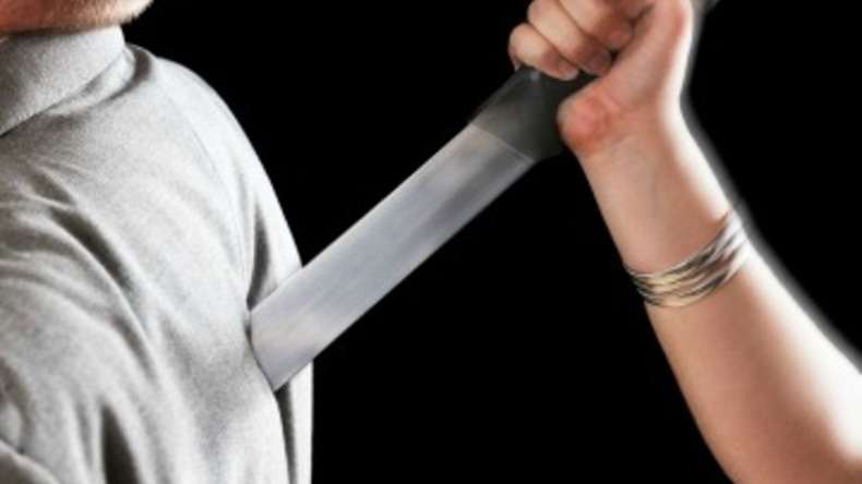 Нож в спину: астраханку будут судить за убийство знакомого