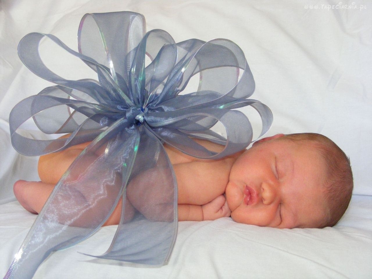 С начала года в Астраханской области родилось почти 11 тысяч малышей