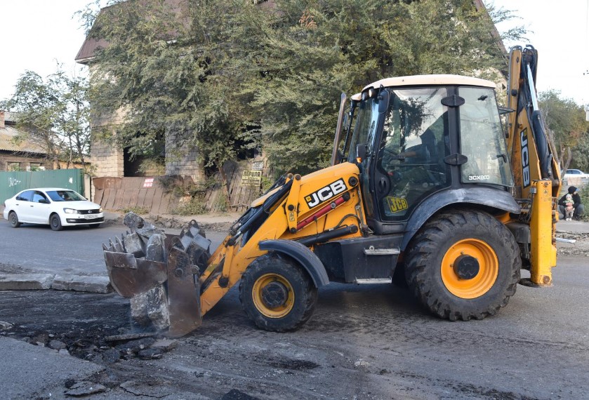 На улице С. Перовской в Астрахани начался ремонт