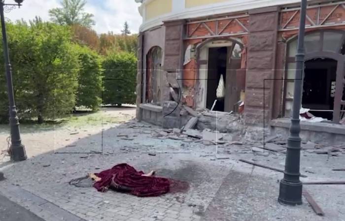 Ад в Донецке: снаряды разрывают людей пополам, стреляли по похоронной процессии