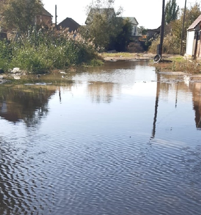 Незапланированное наводнение случилось на нескольких улицах Астрахани