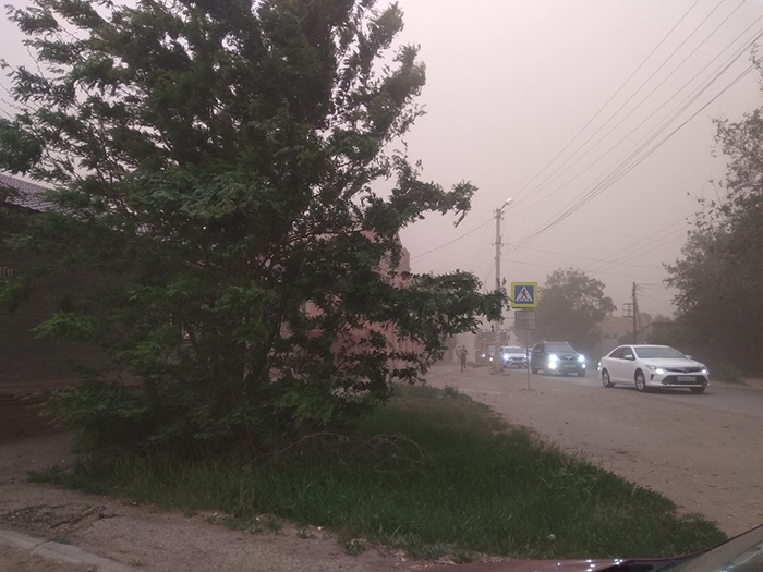 В Астраханской области штормовое предупреждение: ветер, пыль