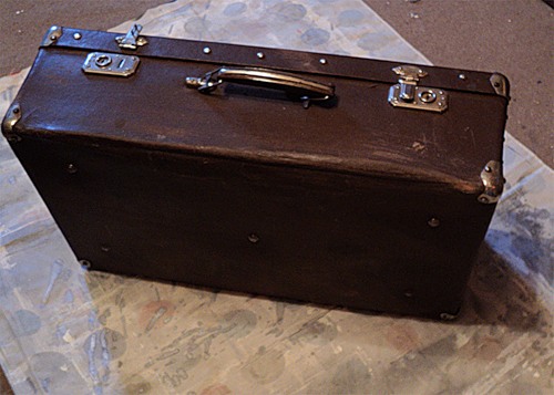 В Астрахани оцепили территорию у ЦУМа из-за бесхозного чемодана