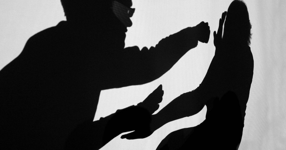 В Астрахани жестоко избили таксиста