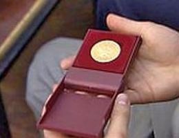 Среди астраханских школьников 204 золотых медалиста