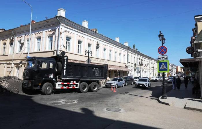 Работы по реконструкции и благоустройству центральной части Астрахани завершат к концу лета