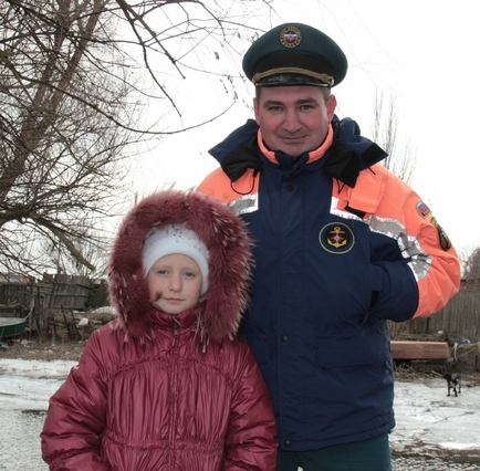 Первоклассница спасла друга, тонущего в проруби