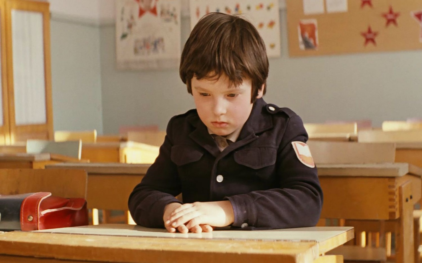 В астраханских школах открылась запись в первый класс