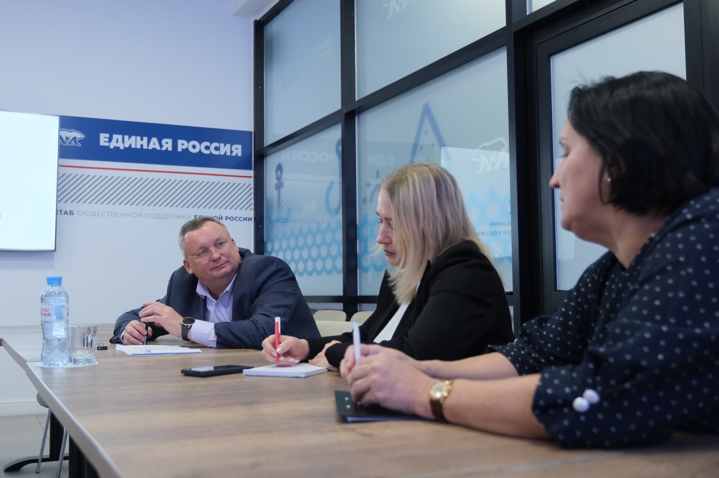 Астраханские педагоги обратились к Игорю Мартынову за поддержкой