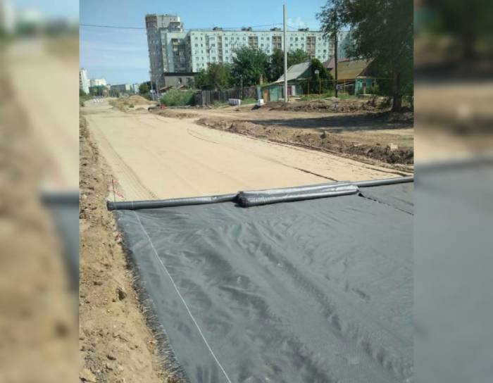 Полным ходом кипит работа на улице Бориса Алексеева в Астрахани 