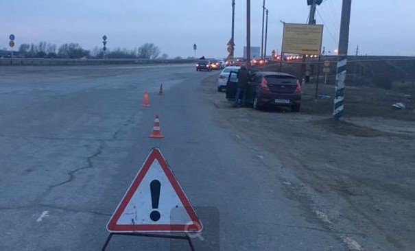 Беременная астраханка на машине с детьми врезалась в газовый компенсатор