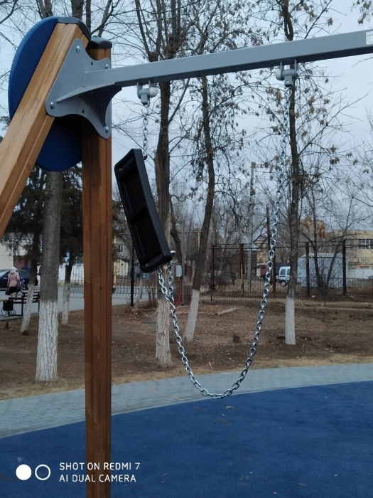 Астраханец на спор испортил парк в Трусовском районе