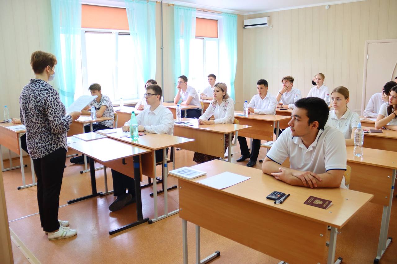 В Астрахани только один школьник сдал ЕГЭ по истории ﻿на 100 баллов
