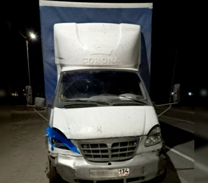 Водитель грузовика сбил насмерть астраханца, которого принял за животное