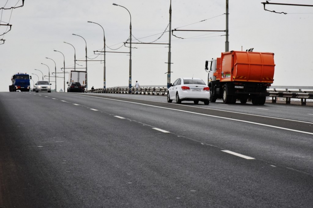 В Астрахани у поста ДПС загорелась машина