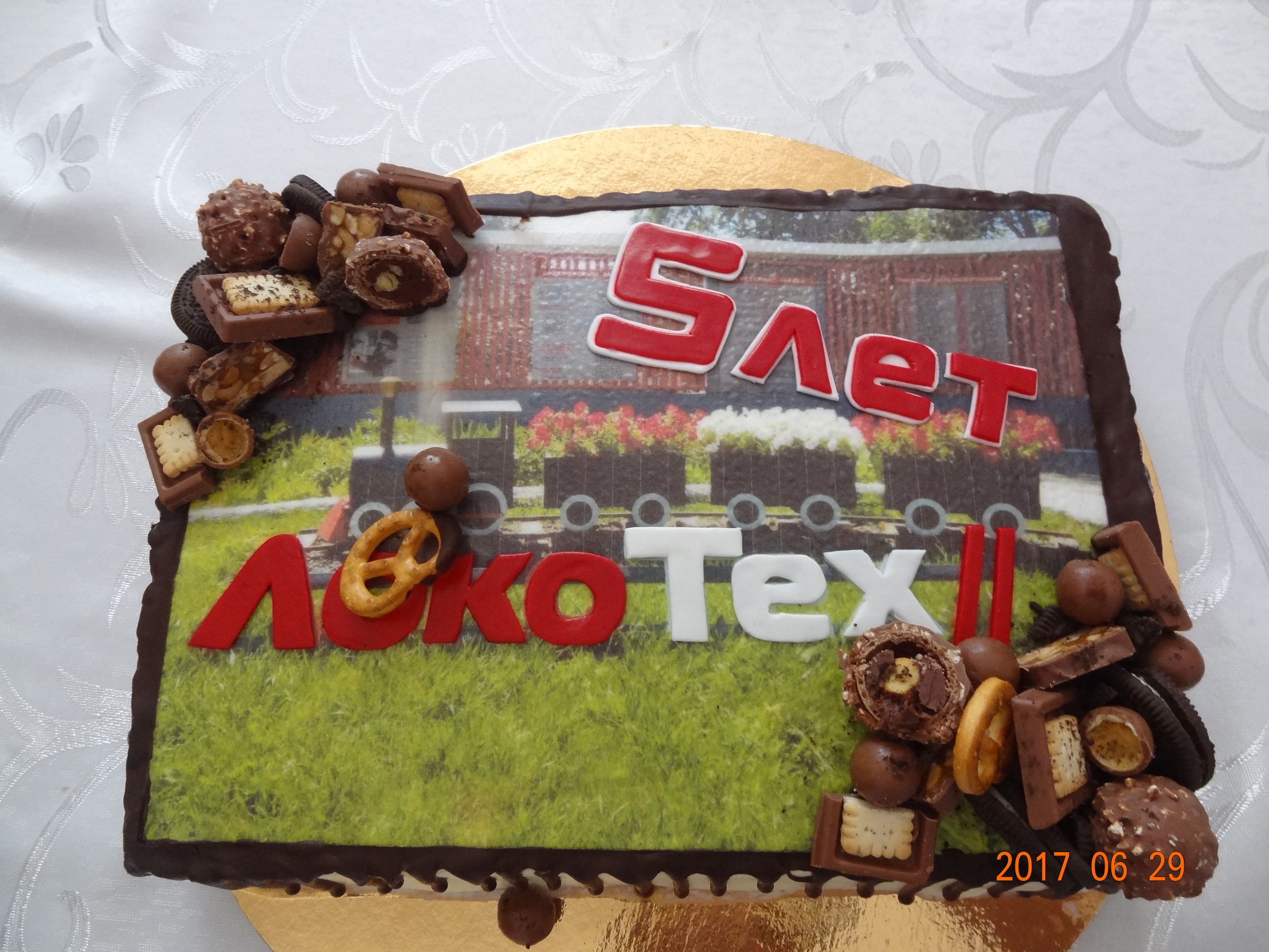  Сотрудницы АТРЗ посоревновались в мастерстве печь торты