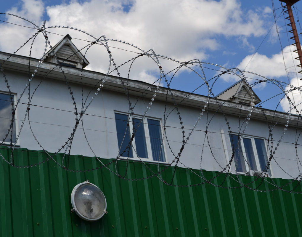 Астраханца лишили свободы за применение насилия к пограничнику 