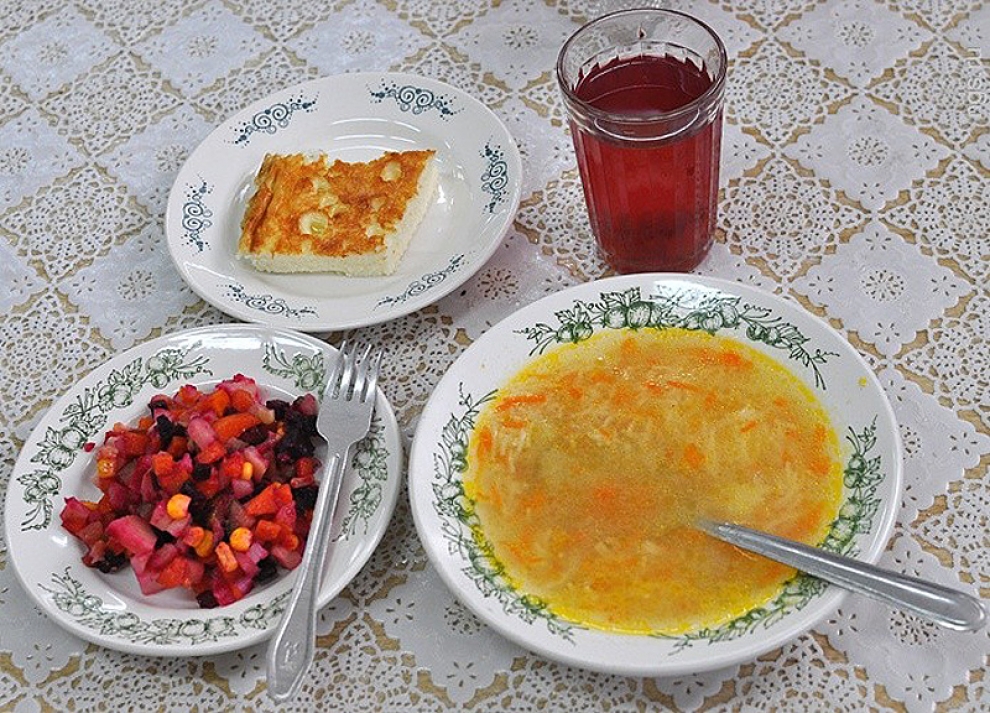 Астрахань вошла в ТОП-10 самых дешевых школьных обедов