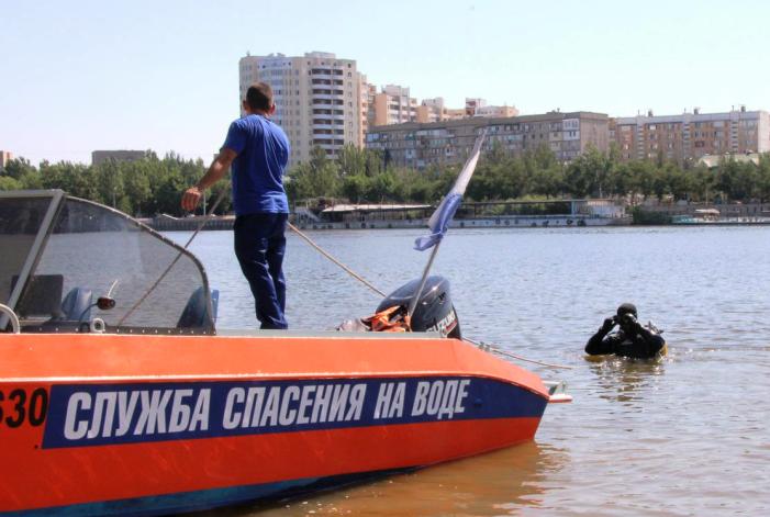 В Астрахани водолазы «Волгогспаса» начали обследование дна  в пляжных местах 