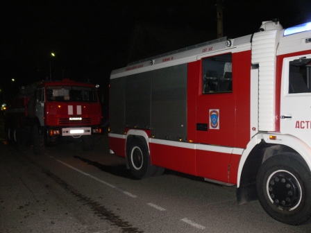 Ночью в Астрахани сгорел дом