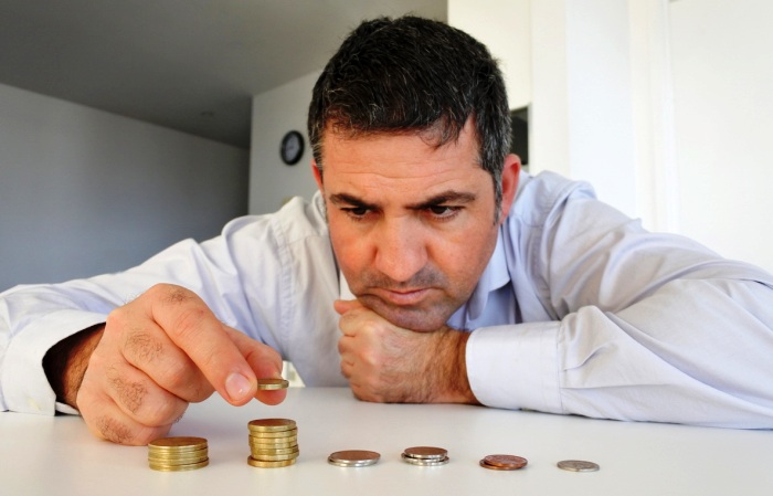 91% опрошенных астраханцев недовольны своей зарплатой