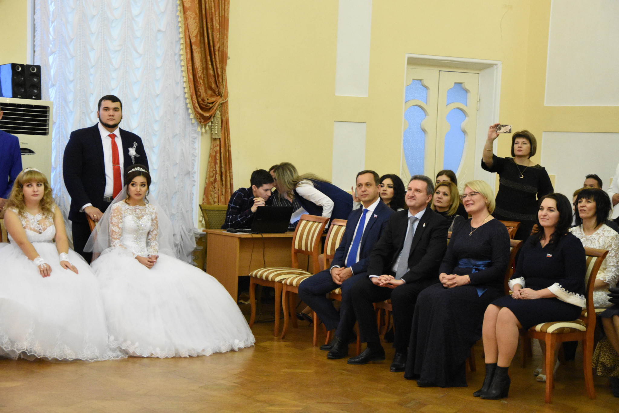 Бал молодоженов