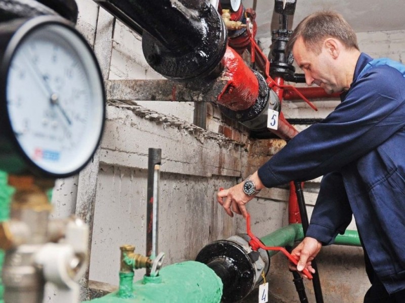 Сегодня астраханцам отключают отопление