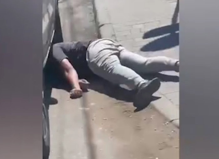 Астраханец избил до потери сознания водителя, не уступившего ему дорогу