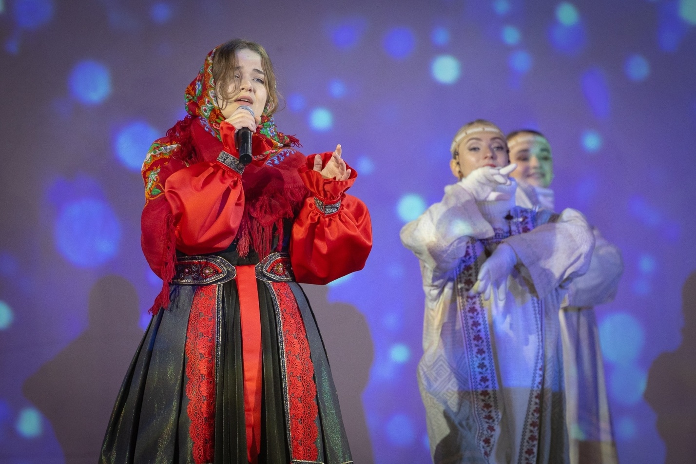  Новогодний марафон вечерних кремлевских концертов продолжается в Астрахани