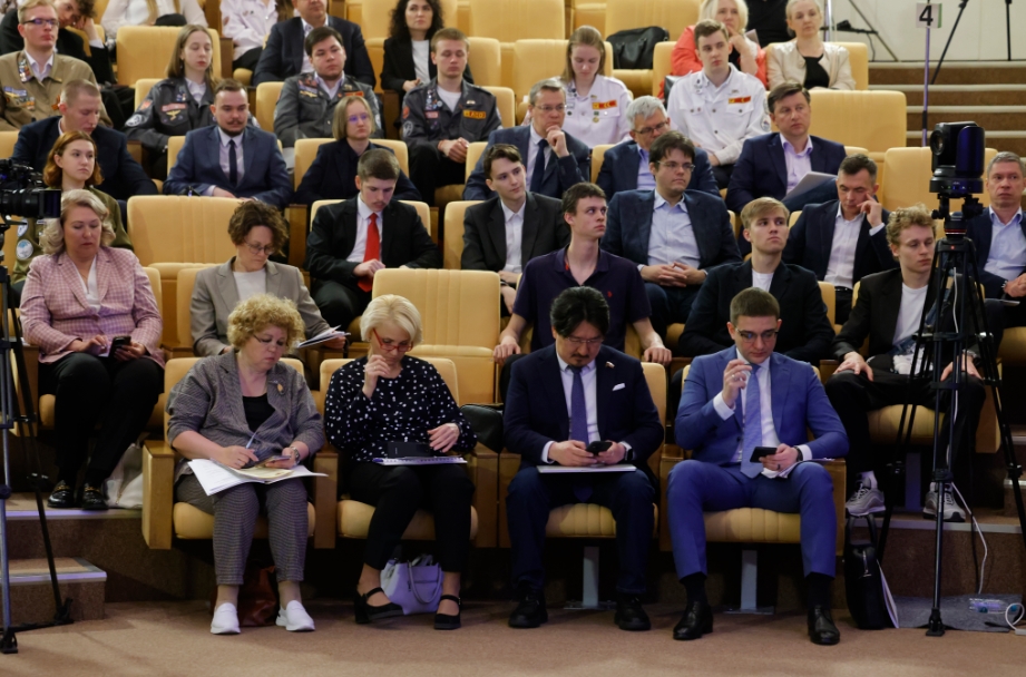 Комитет Госдумы по охране здоровья провел круглый стол по вопросам развития донорства крови в России