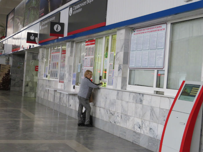 Билетные кассы и справочные астраханского вокзала адаптировали для маломобильных граждан
