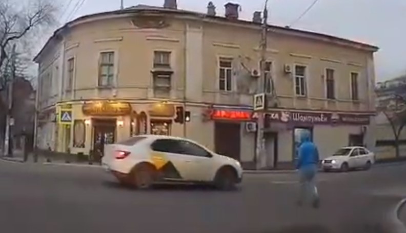 В Астрахани найден и наказан горе-таксист