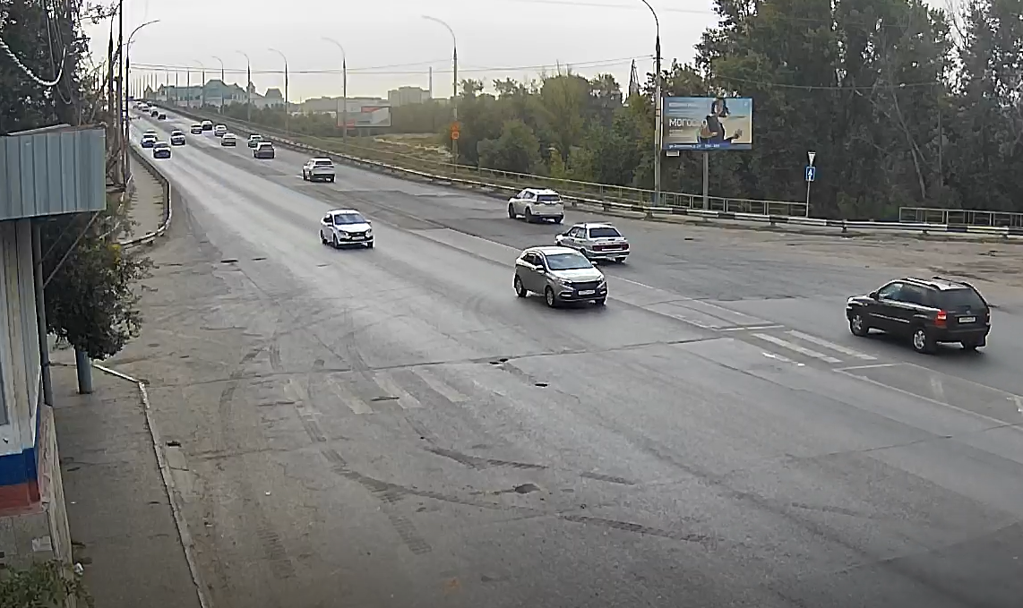 Ночью на Новом мосту в Астрахани залатали ямы