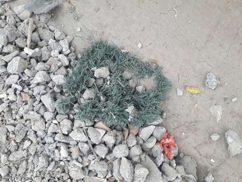 Скандал в Астрахани. Полиция проверяет информацию о засыпанной кусками надгробий дороги