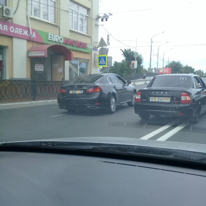 Зло наказано. В Астрахани поймали лихачей из свадебного кортежа